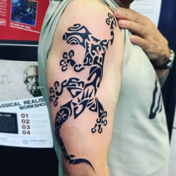 Guest - Gecko tattoo